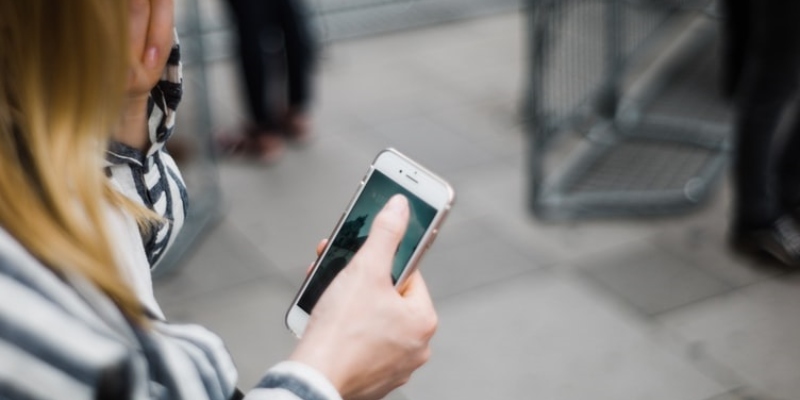 Verkkokasinoiden mobiilikäyttö lisää hakukoneoptimoinnin vaatimuksia.