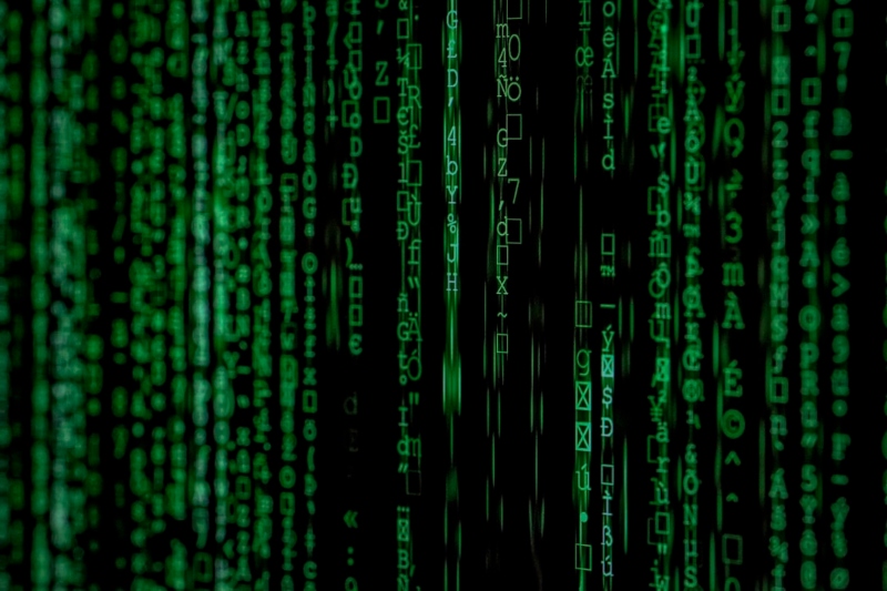 Así luce el código binario de un hacker