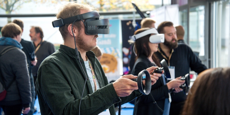 Ruby Fortune Casino: Headset und Fernbedienung